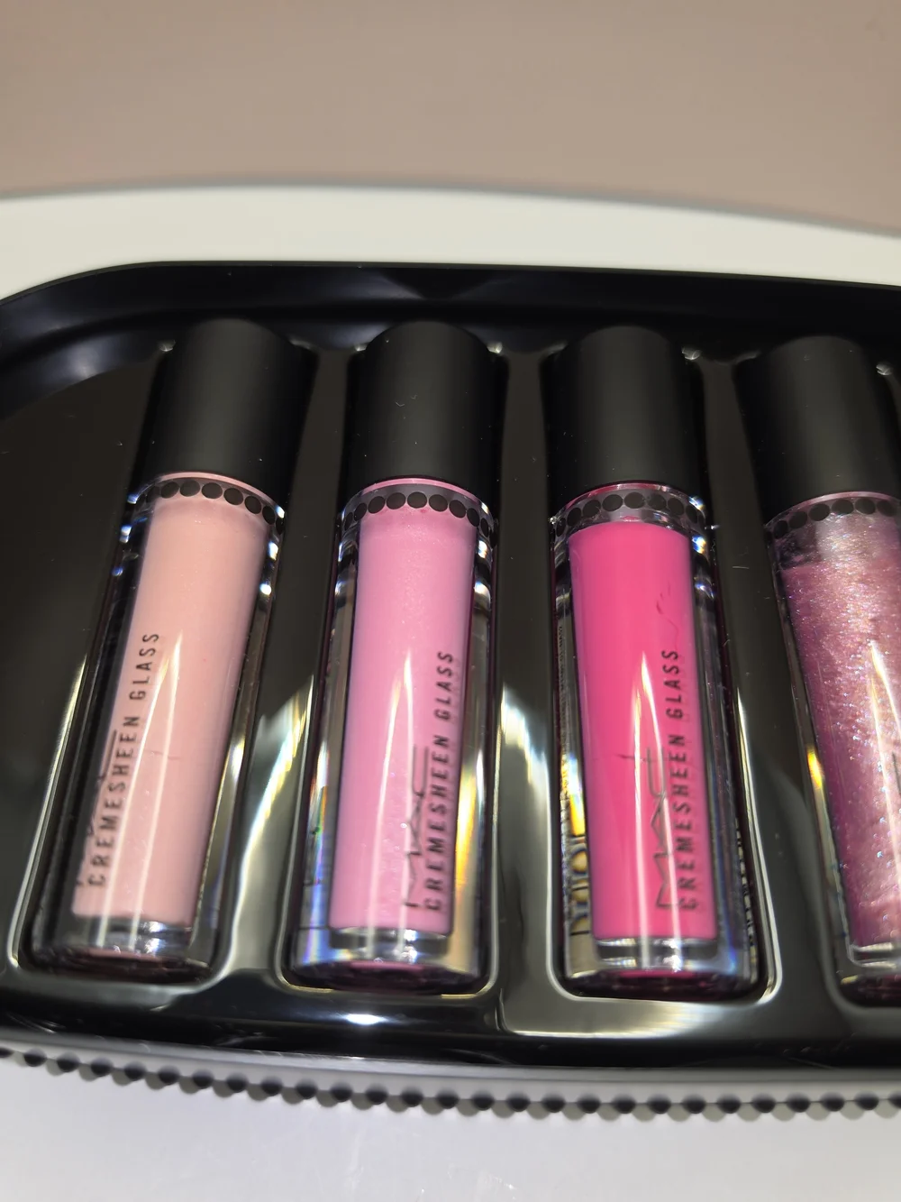 LIMITED EDITION MAC HEIRLOOM Objects Of Affection LIP GLOSS SET- 
